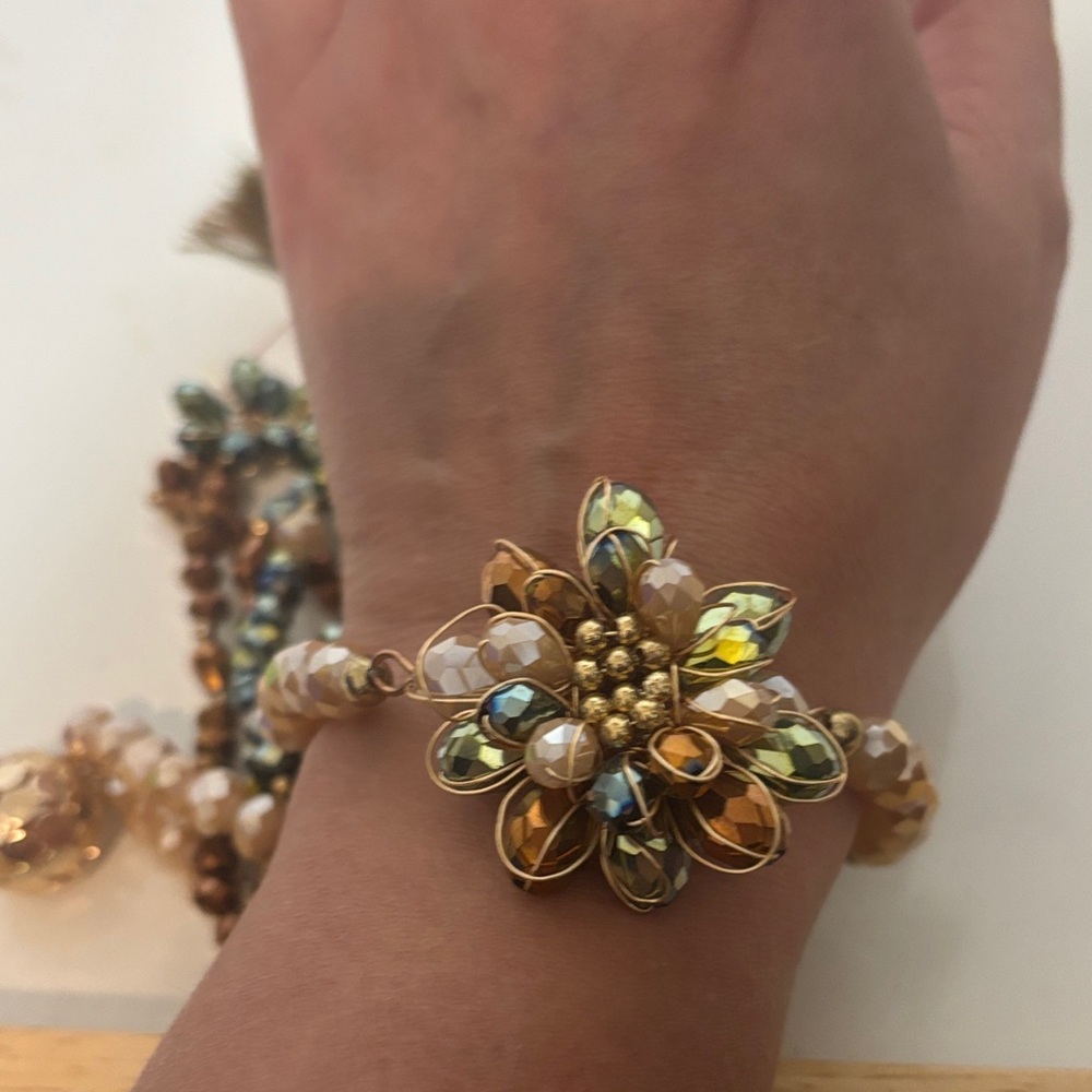 Bach Beaded set of 7 stretch bracelets with charms. NWT - Picture 10 of 15